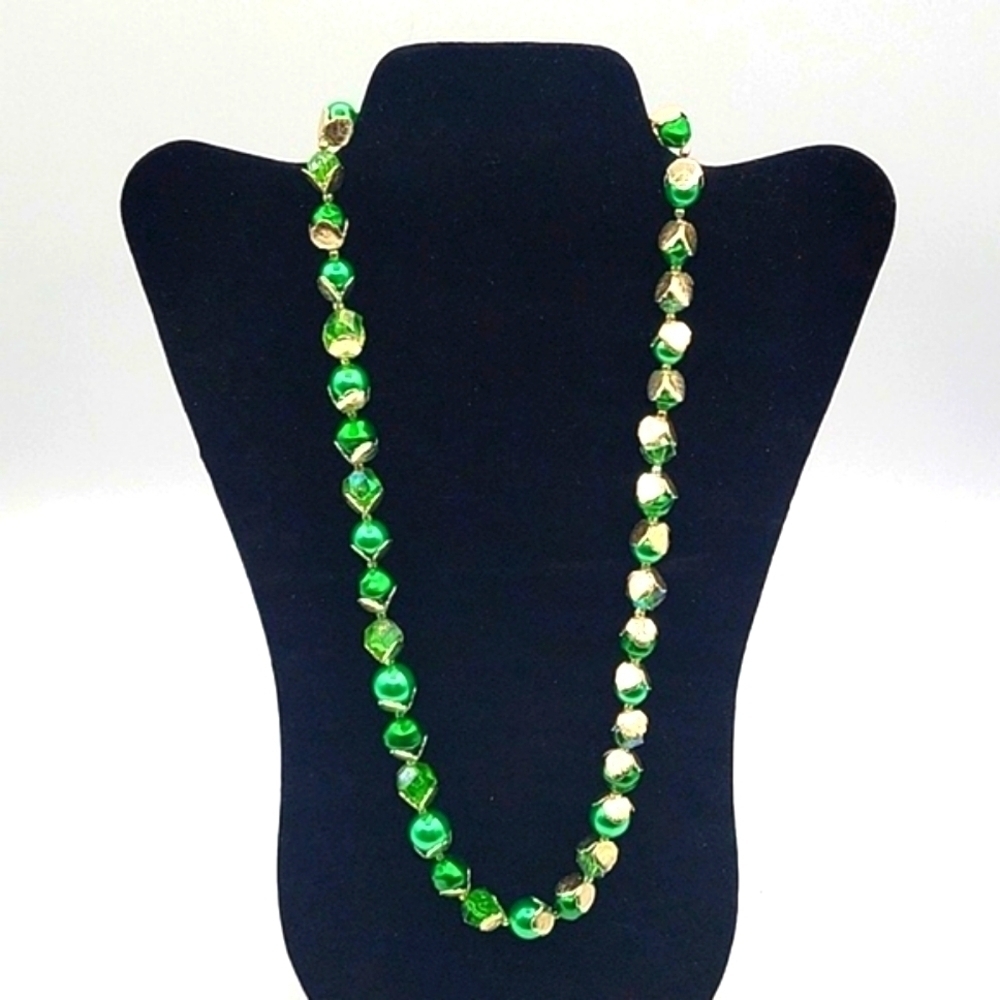 HONG KONG Signed Beaded Green & White Vintage Necklace
